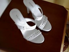 My girlfriend&amp;#039;s high heels
