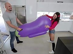Monster cock makes thirsty young princess wanna fuck on cam